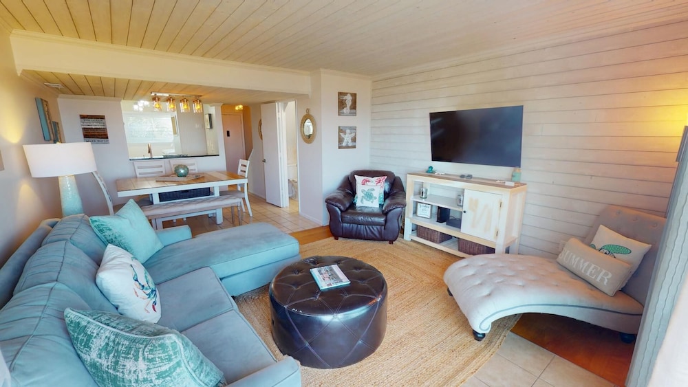 Tybee Lights 112C by Tybee Vacation Rentals