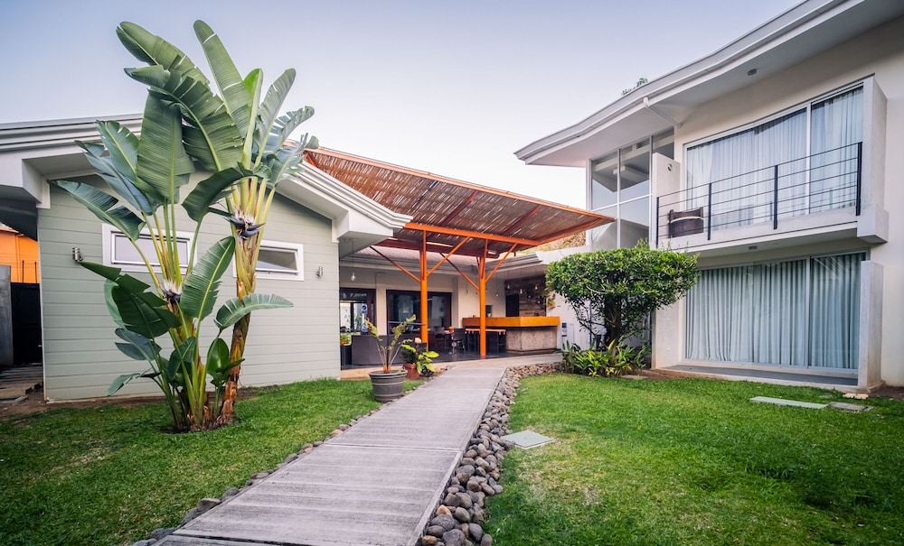 San Jose - Costa Rica Vacations - Hotel Villa Los Candiles - Property Image 1