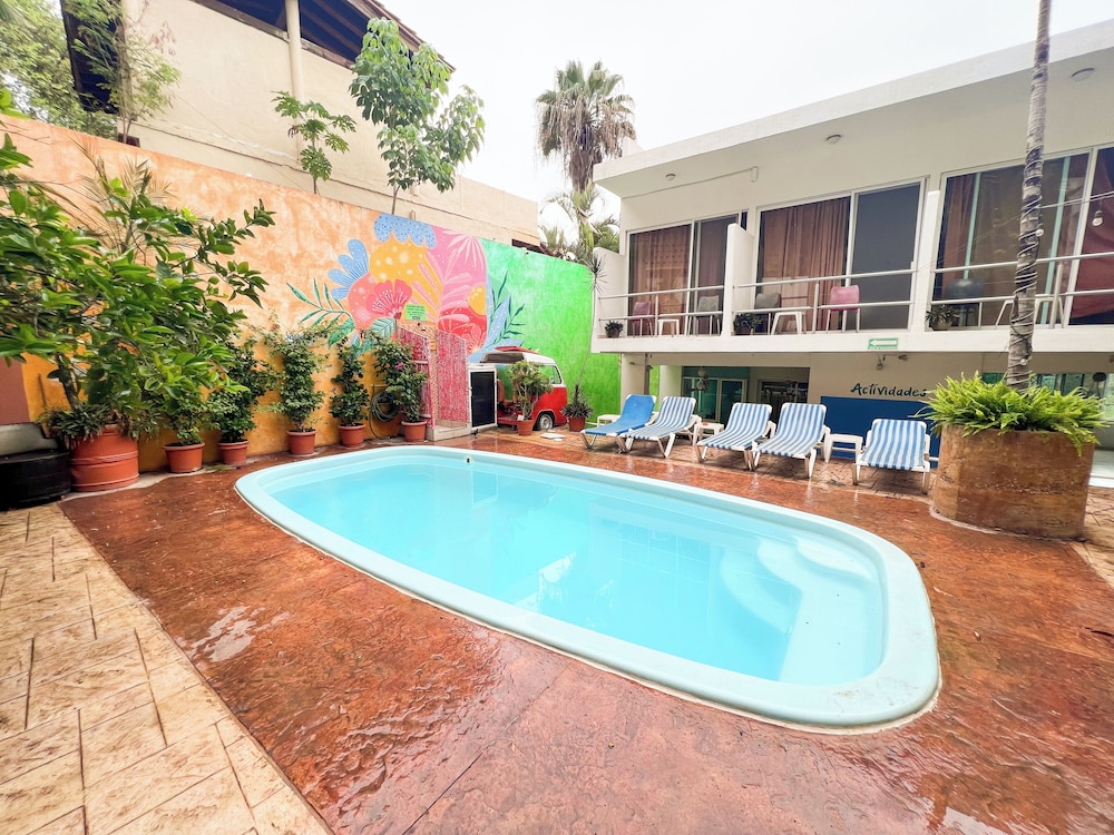 ITH Sayulita Amazing Surf Hostel