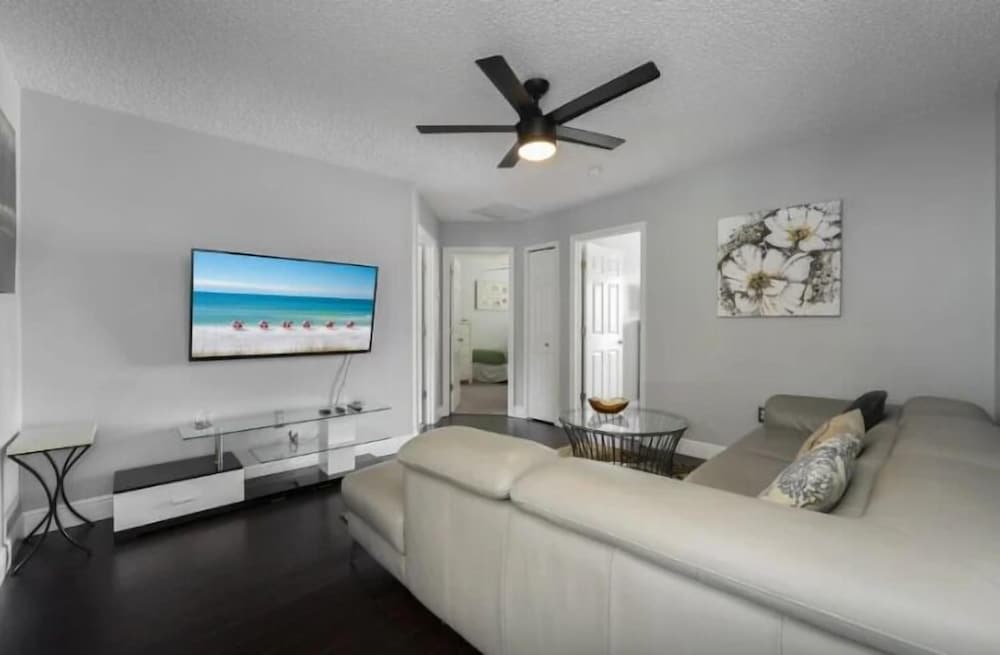 6Br Retreat W/ South Pool, Spa & Game Room Fun