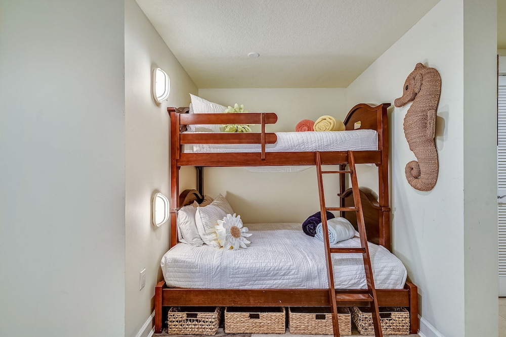 Grand Panama Beach Resort by Book That Condo