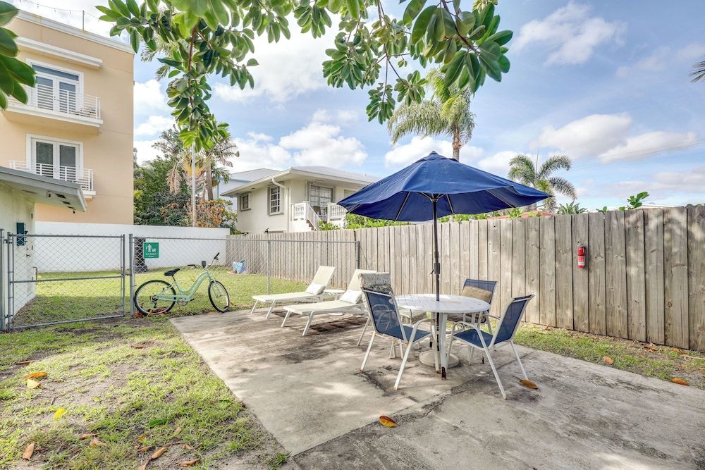 Steps to Pompano Beach: Couple's Retreat w/ Patio!