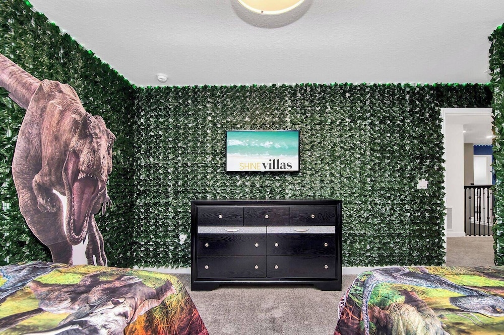 Serenity Lakeview Retreat Stunning Water Views, No Rear Neighbors, Private Pool, Game Room & Star Wars Cinema