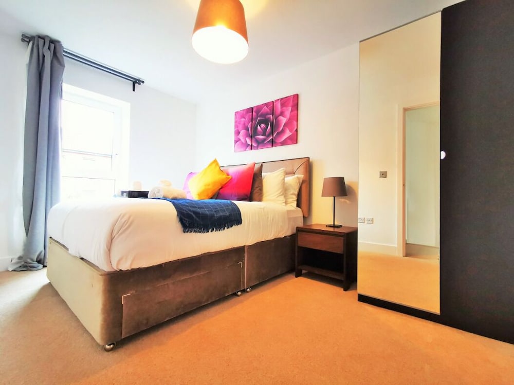 Lovely Holiday Home in Birmingham view 2