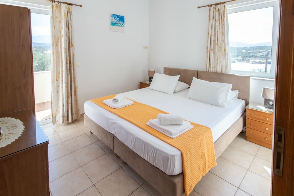 Manos Apartments