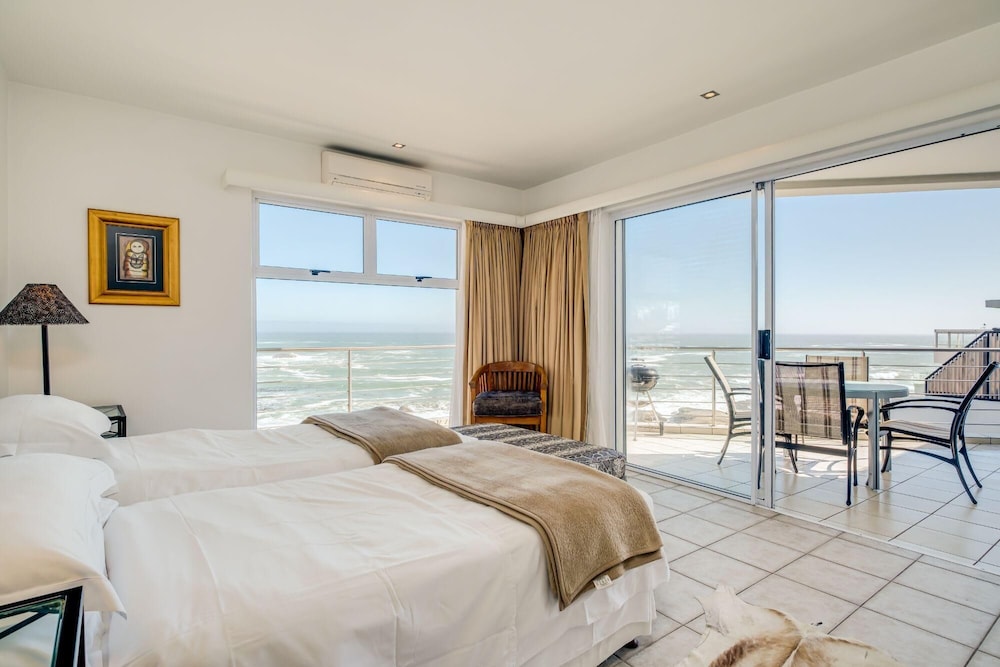 Immaculate Penthouse w Views Splash Pool CBT Penthouse view 4