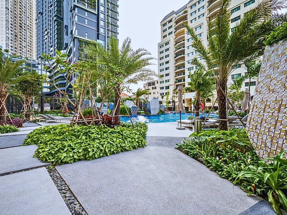 The Lumiere Luxury Citypoint ANGIA