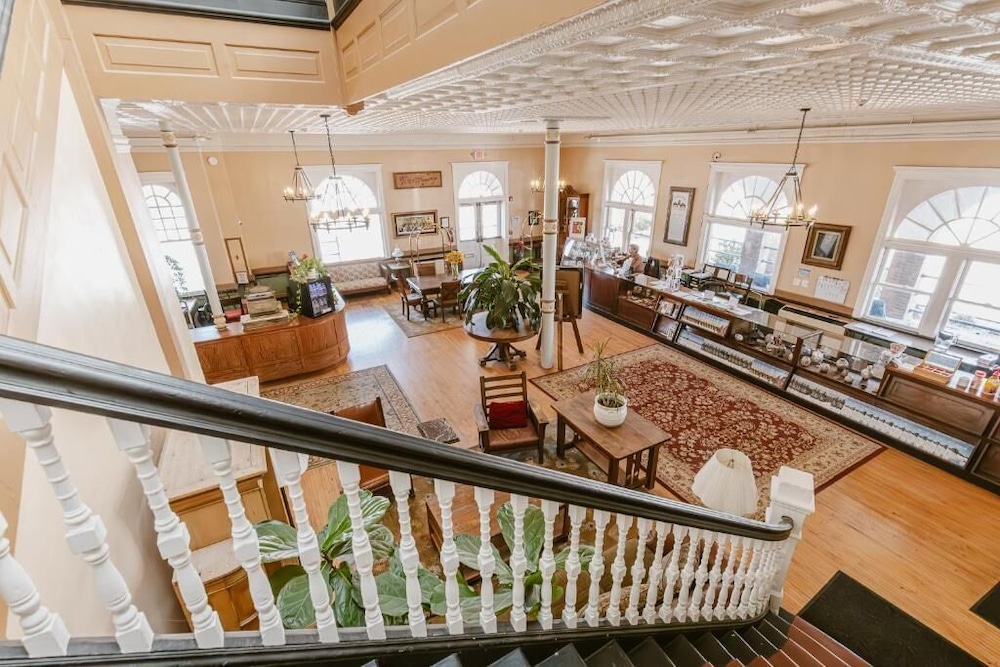 Castaneda Hotel