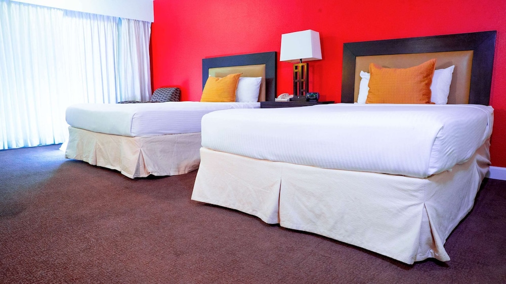 Motel 6 Anaheim Hills — photo 14