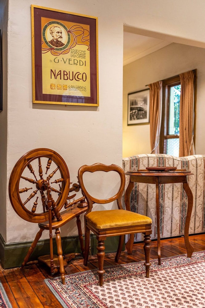 The Spotted Cow City Fringe Pet-friendly