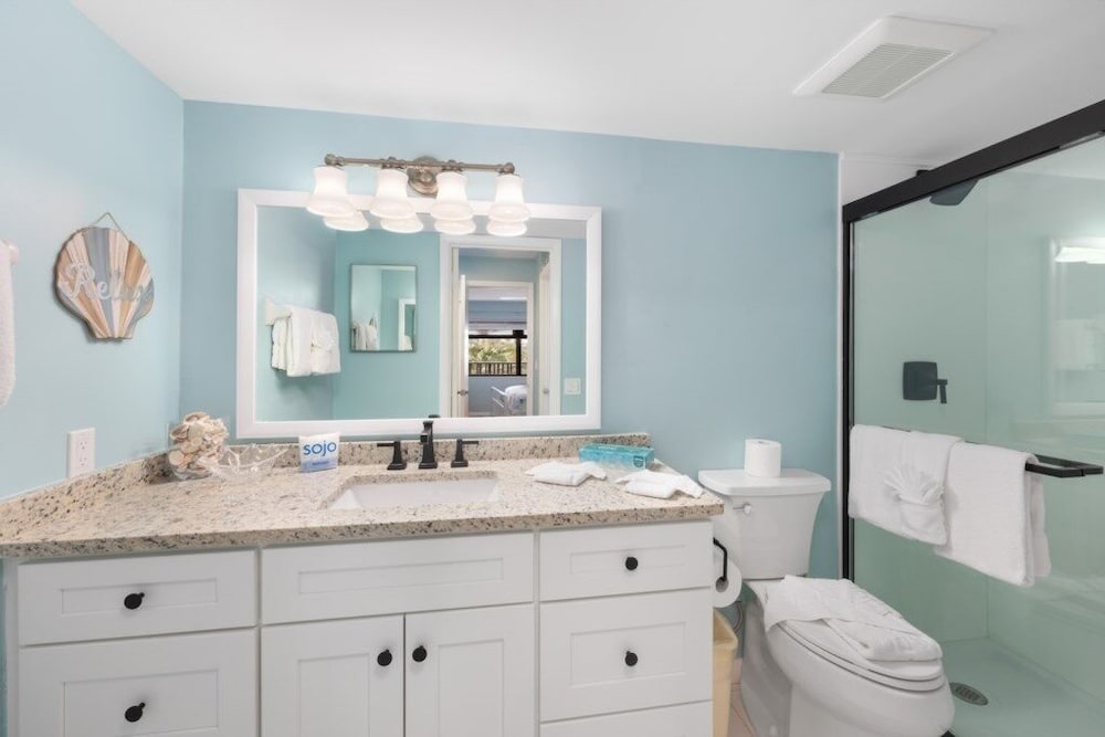 Kings Crown 209 2 Bedroom Condo