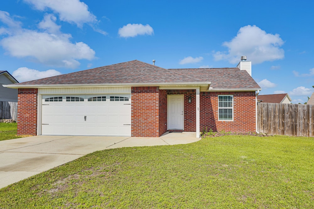 7 Mi to Dtwn Panama City: Family Home w/ Patio