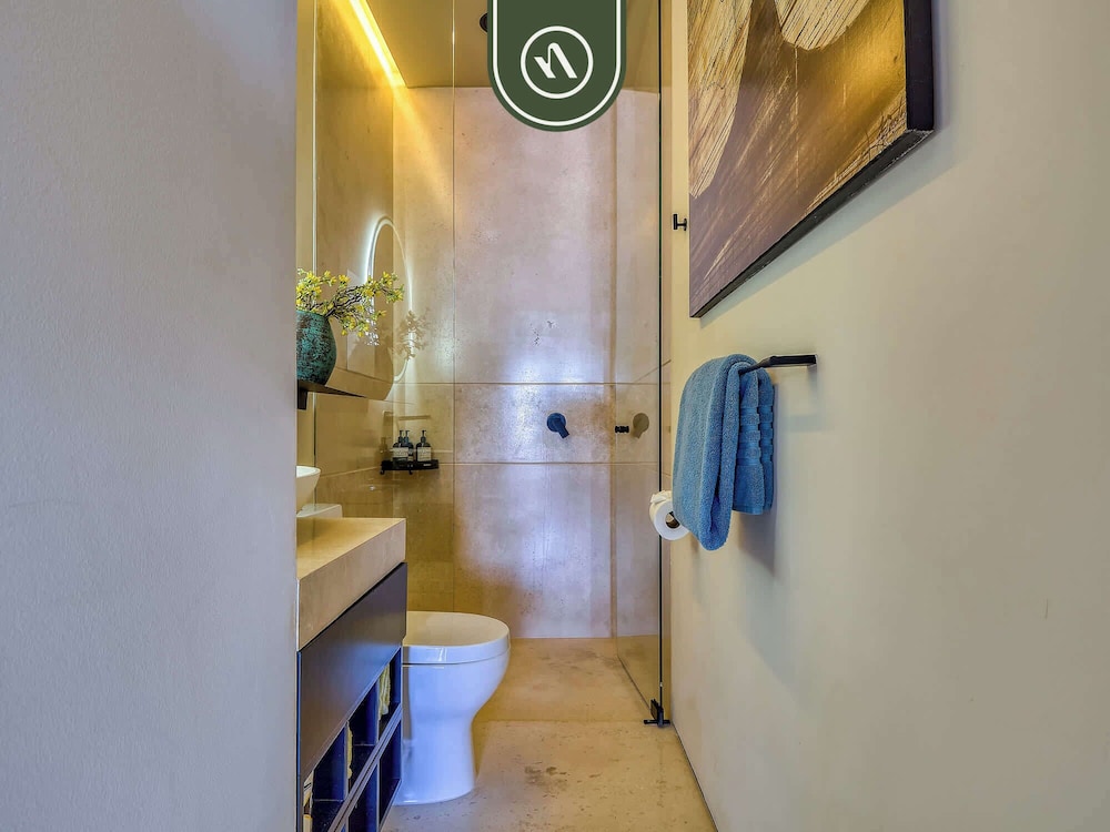 Two Story 2 BR Penthouse - Pool - Ocean View