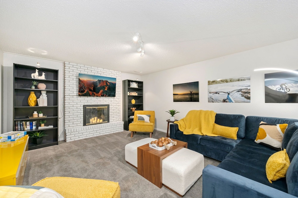 The Foundry Escape - Hot Tub, Bikes & Game Room