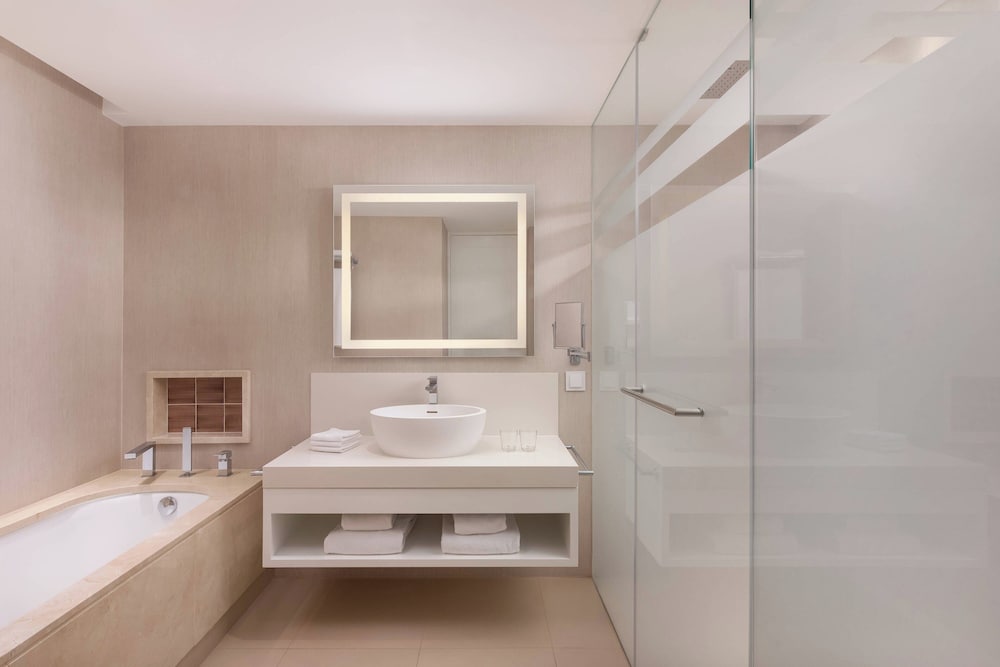 Pine Cliffs Ocean Suites, a Luxury Collection Resort & Spa