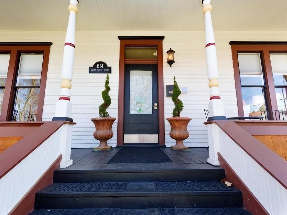Hotel Boise Guest House - Image 1