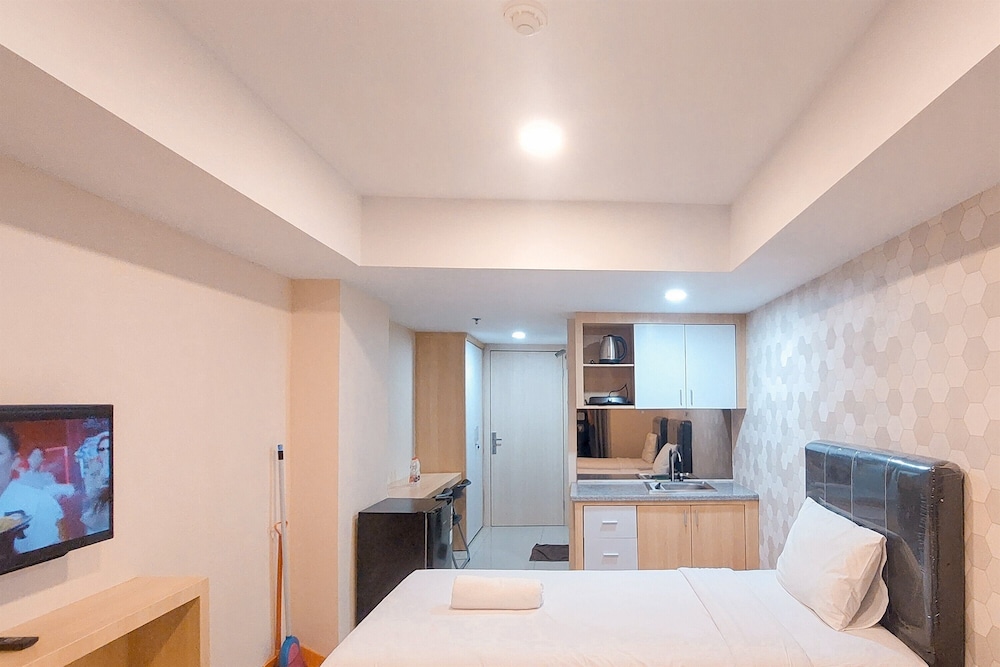 Cozy and Relaxing Studio Room at De Prima Apartment