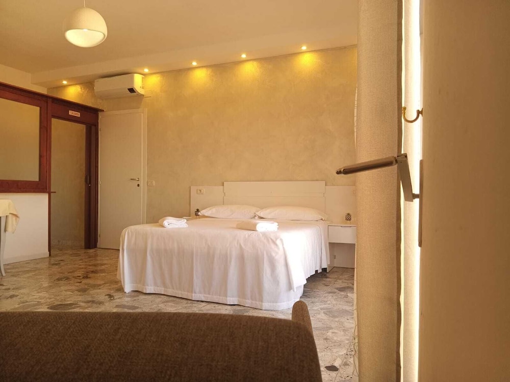 Casamia Guest House