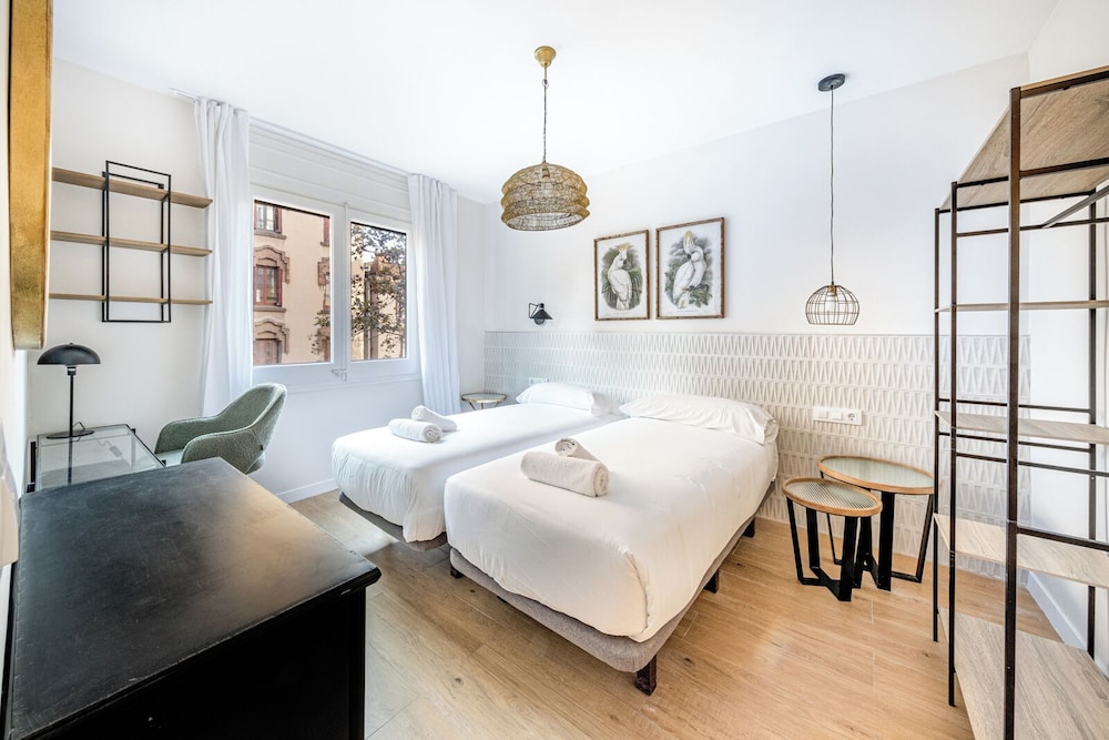 BeBarceloner Eixample Apartments