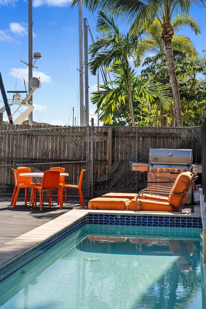 320-1 Las Olas Boulevard