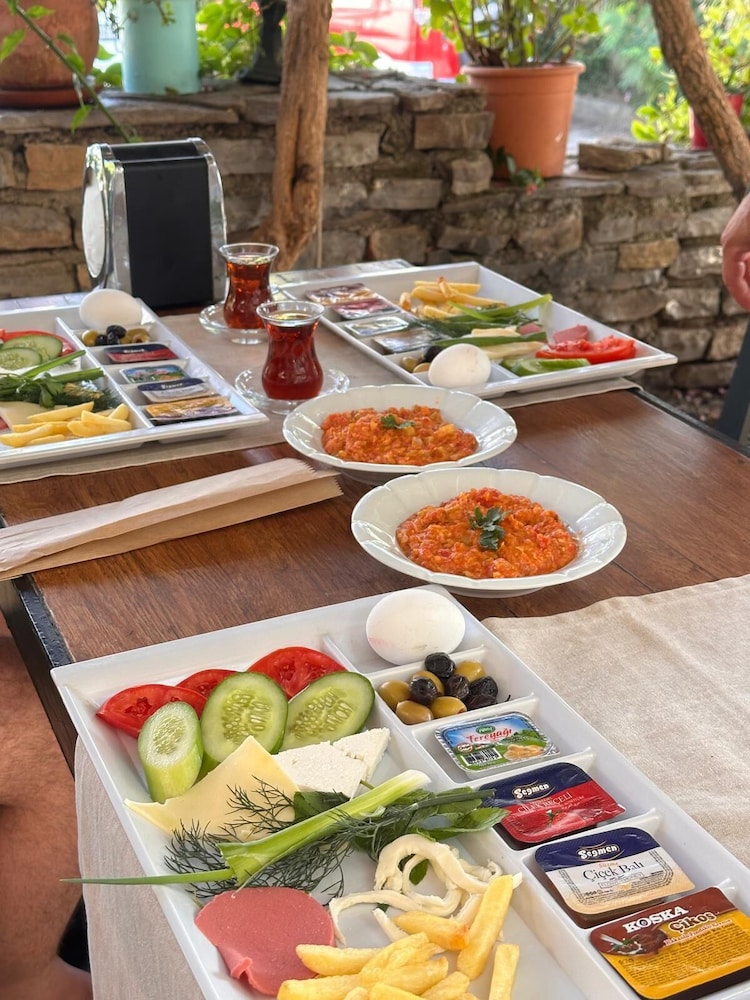 Umayra Otel