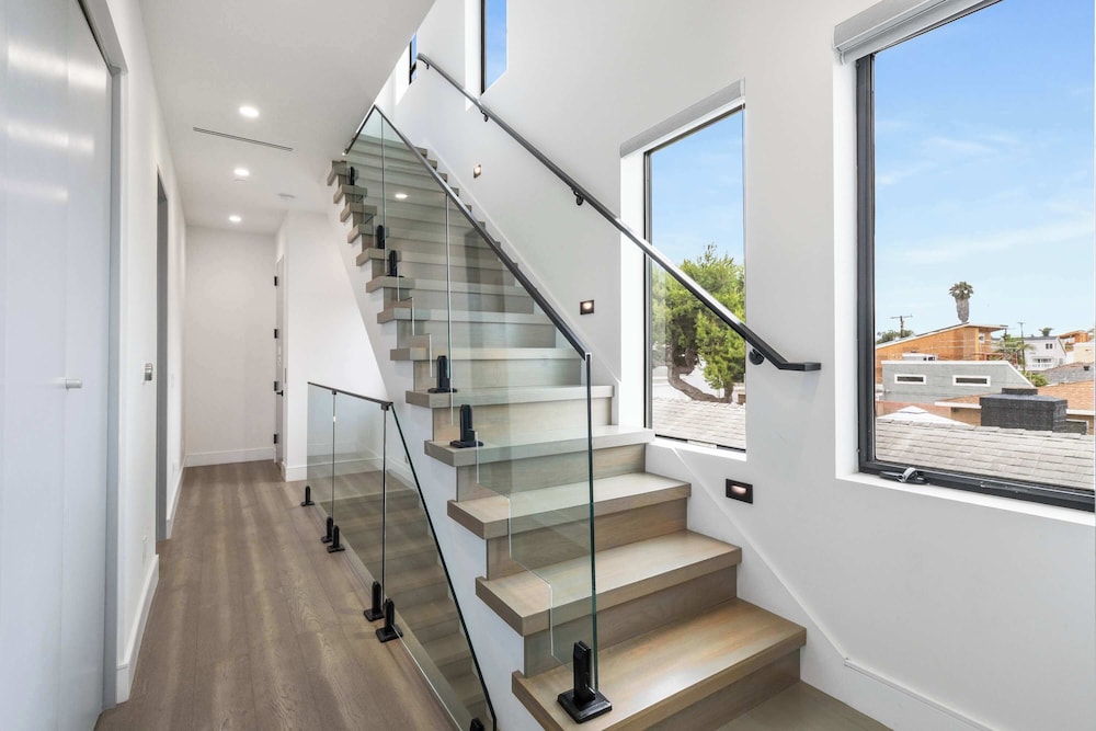 @ Marbella Lane - Luxi 4BR Haven w/ Skyscape Views