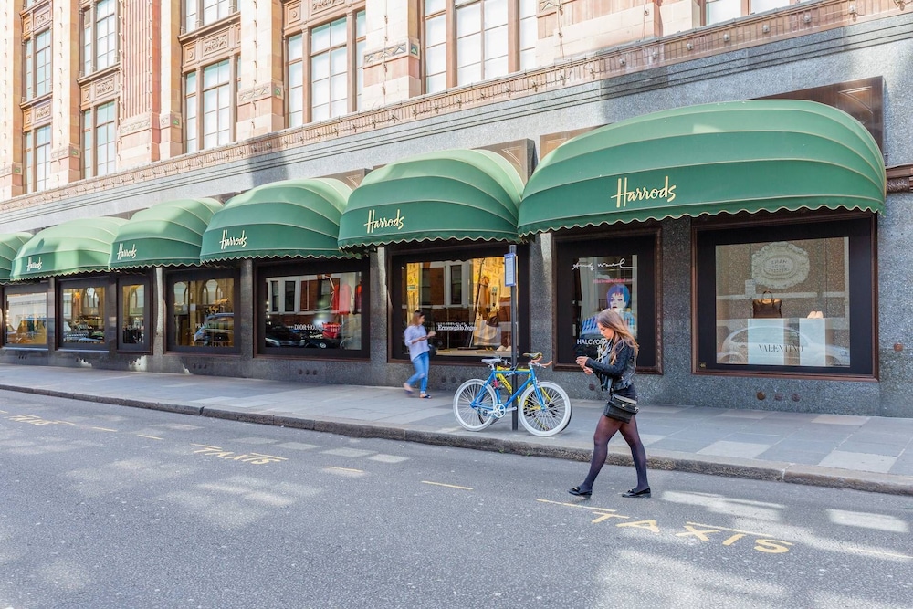 Pont Street IV by Onefinestay