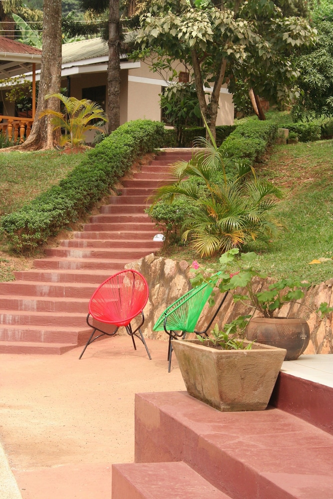 Bromelia Guesthouse