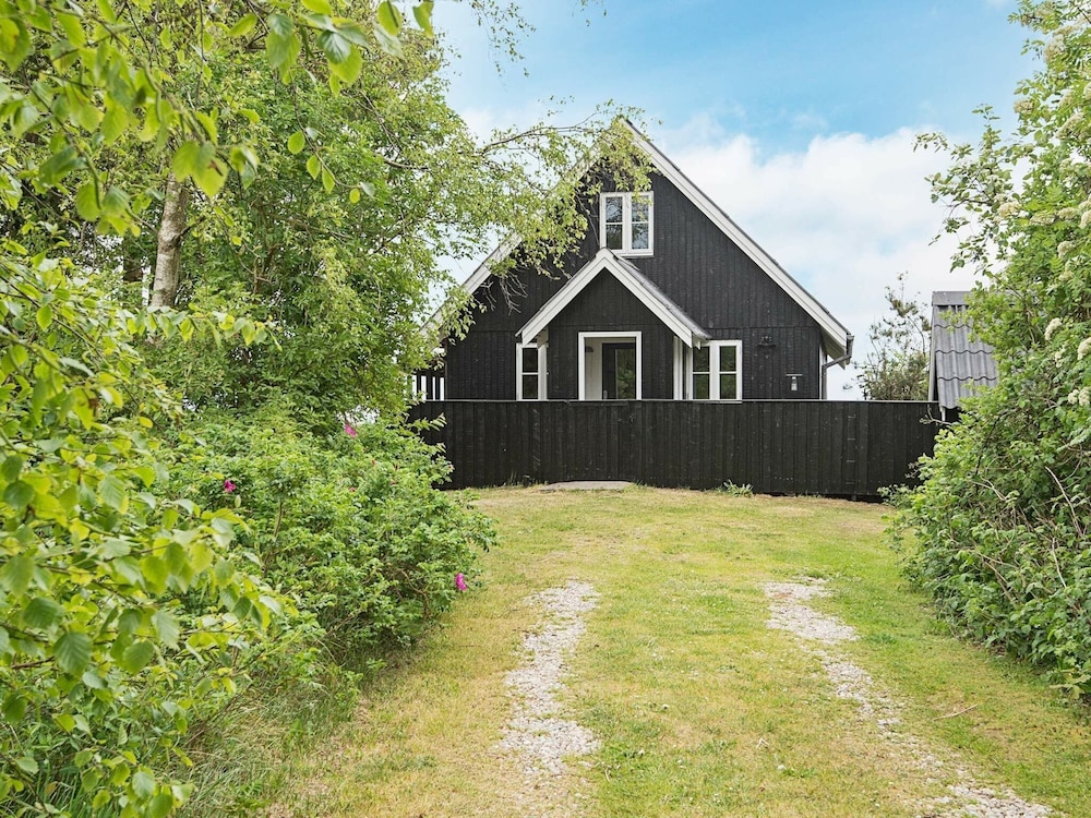 6 Person Holiday Home in Blavand