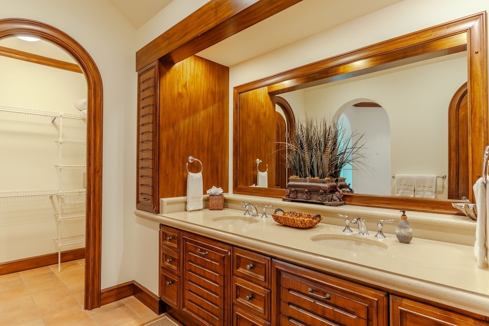 CR Luxury Montebello 1D 3 Bdrm