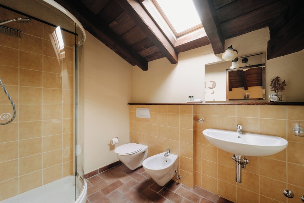 LODOLE COUNTRY HOUSE