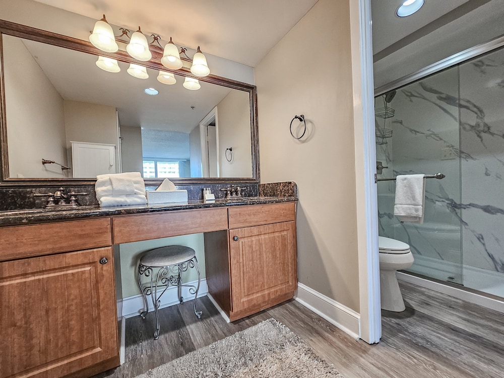 507 South Hampton 2 Bedroom Condo