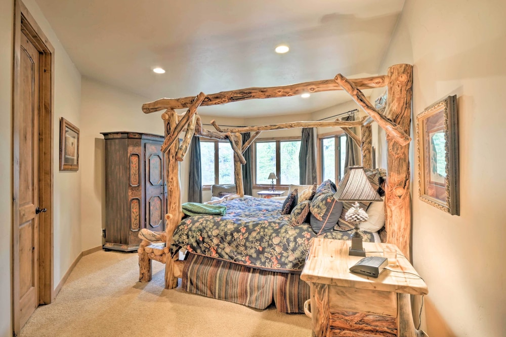 Luxury Lodge on Blue River & Breck Shuttle Route! view 3