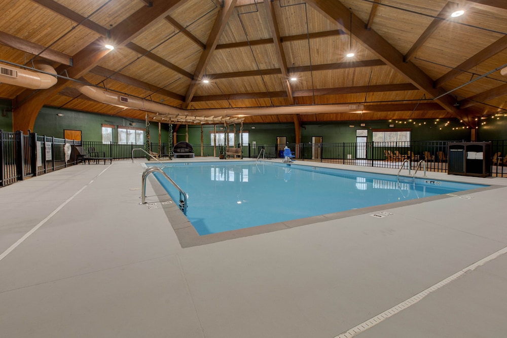 Lexington Vacations - Hotel Lex - Property Image 2