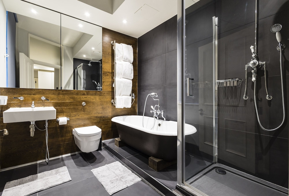 The Berkeley Square Suite