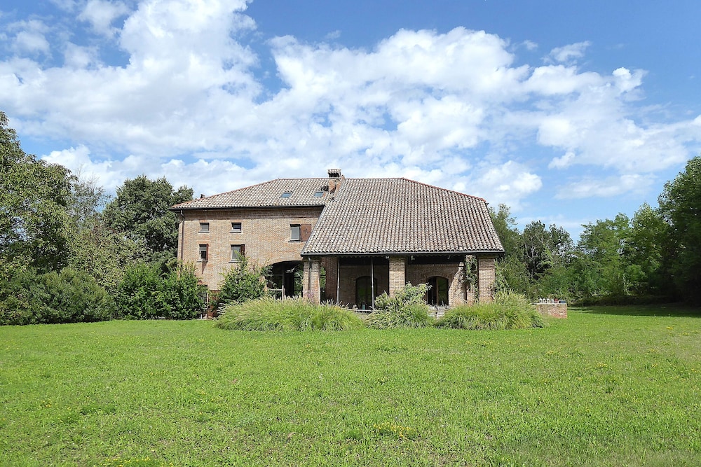 Villa Poggio Zucchino Pool and Wellness Piacenza