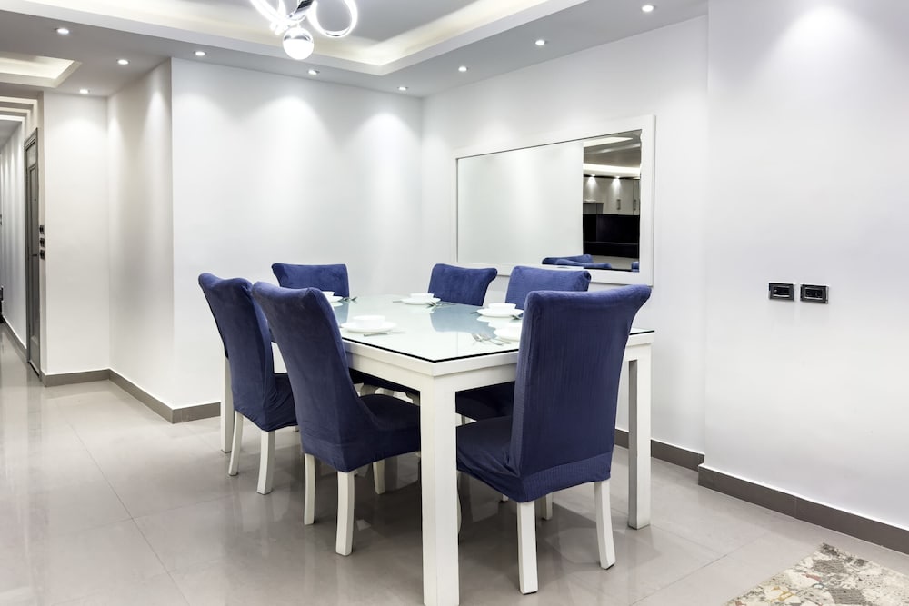Xuru Stays I The Bold & Bright 3bdr Apt. 15 Min To Airport