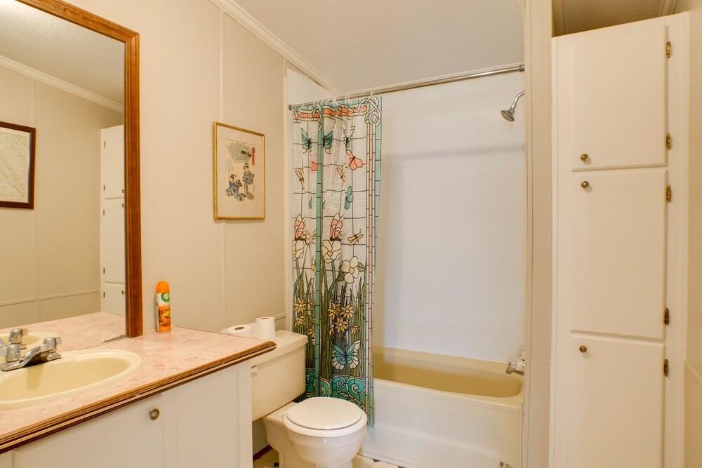 Dog-friendly Georgia Home w/ Grill  Fishing Pond! - Property Image 7