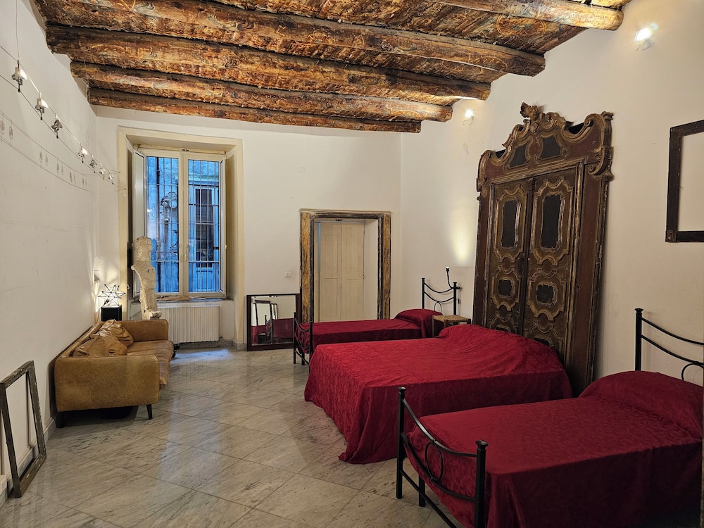 The Spanish Palace suites, rooms, apartments & terraces