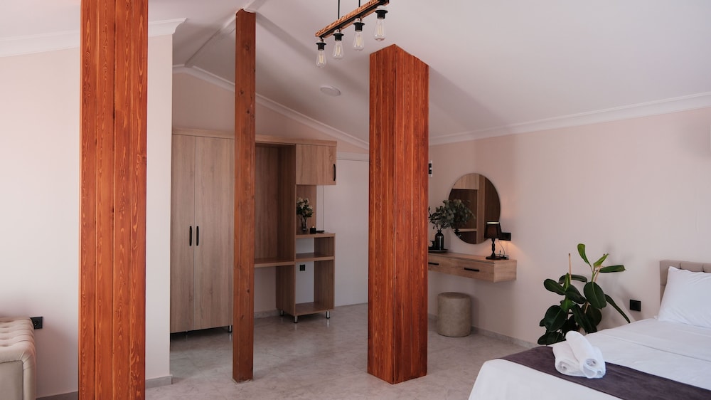 Marina Lora Butik Otel Sığacık
