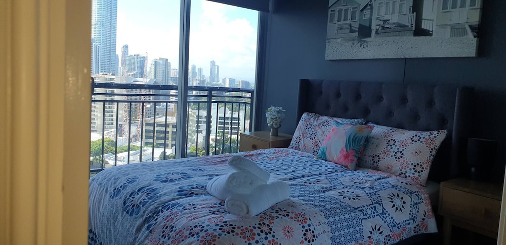 Chevron Tower3 has 2bedrooms 2beds With Car Park