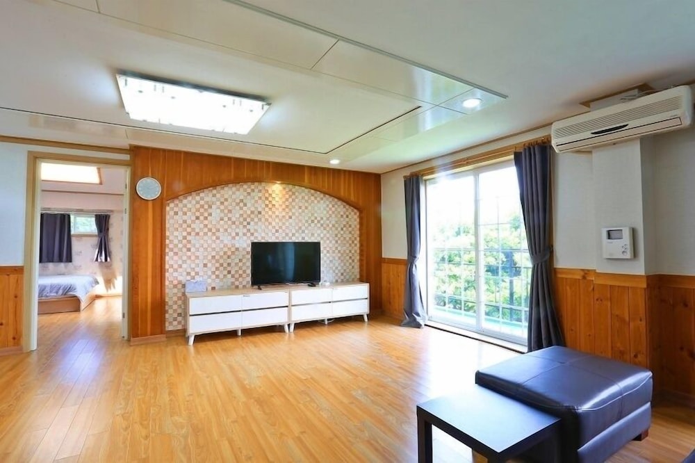 Munmoon House