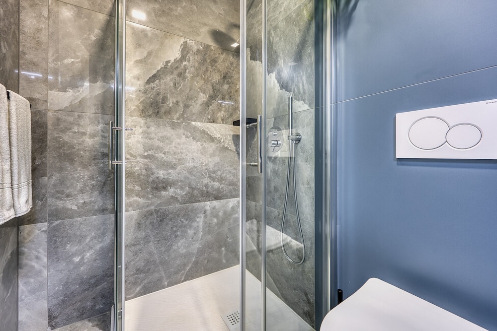 Luxury Seaview Villa Rosciola