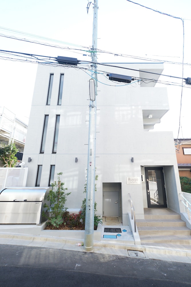 Luigo Setagaya by Tranova