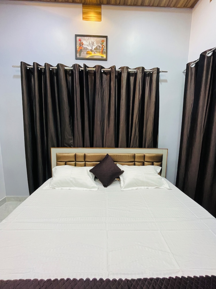 Rudransh Vintage Home