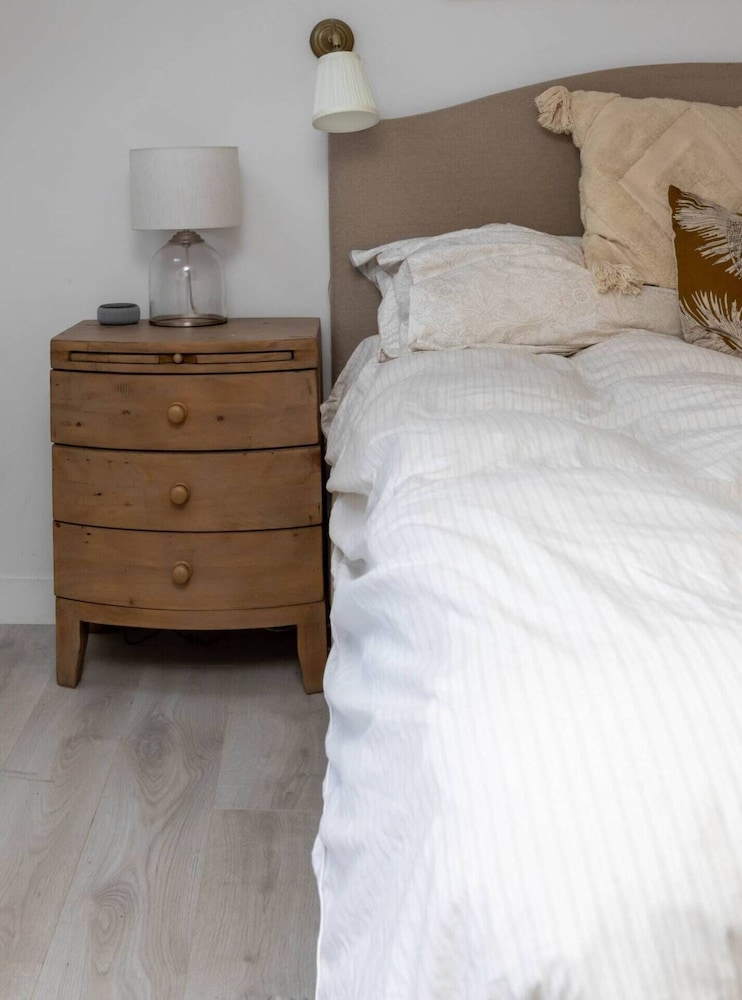 Beautiful, Light and Spacious 2 Bedroom Flat in Clapham