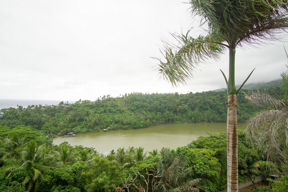 RedDoorz Syariah near Ngade Lake view 3