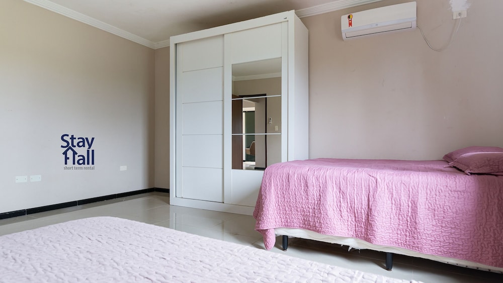 Casa em Porto-Piscina Privativa-SH068
