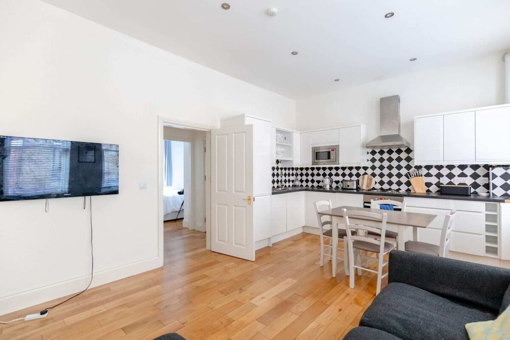 Stylishly Snug 1BD Flat, Camden Town!