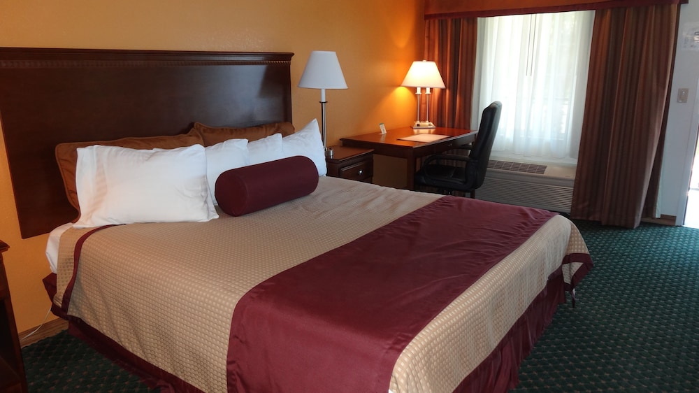 Cloverdale Wine Country Inn  Suites - Property Image 31